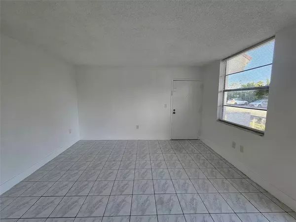 Lauderhill, FL 33313,1756 NW 55th Ave #103