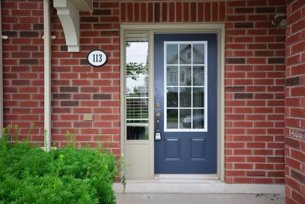 Oakville, ON L6H 0E7,113 Georgian DR #19