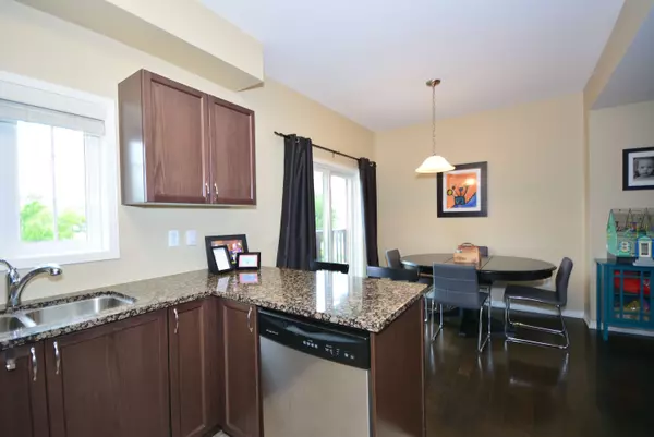 Oakville, ON L6H 0E7,113 Georgian DR #19
