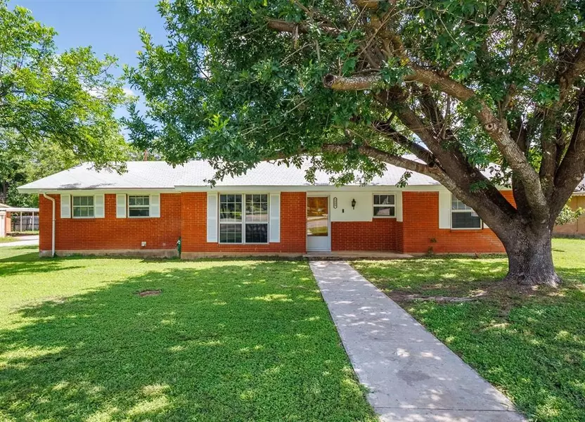 3900 Oakdale Drive, Brownwood, TX 76801