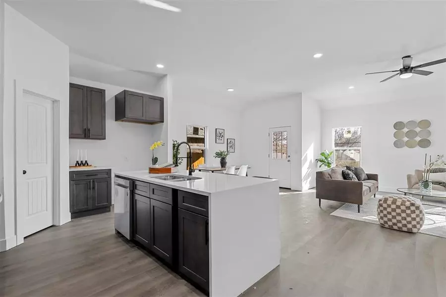 815 Lake View Ridge, White Settlement, TX 76108