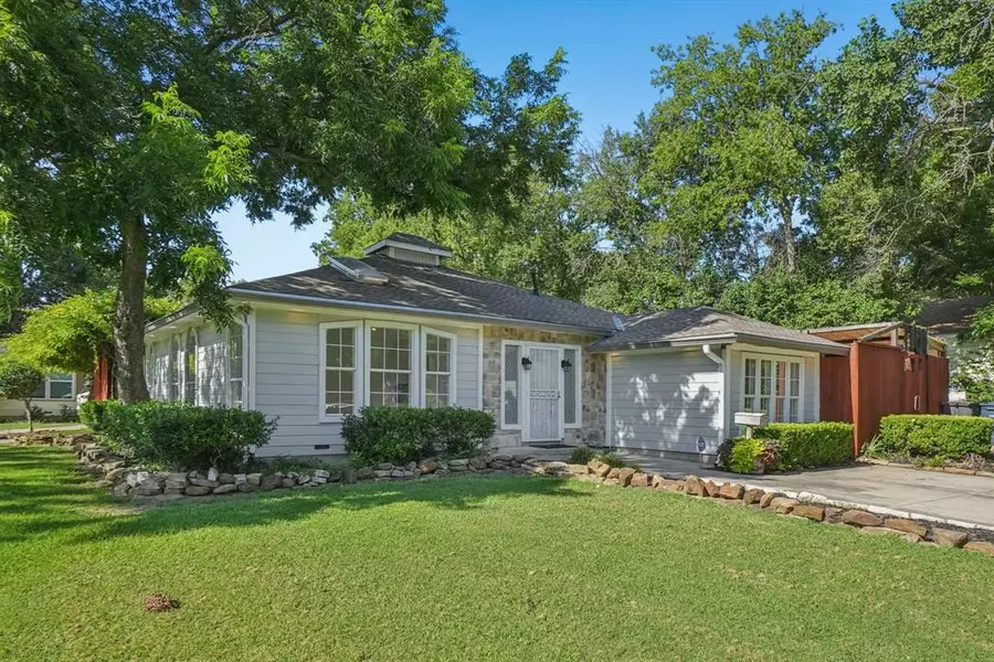 7101 Brazos Avenue, Fort Worth, TX 76116