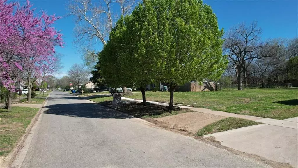 Sherman, TX 75090,615 S Maxey Street