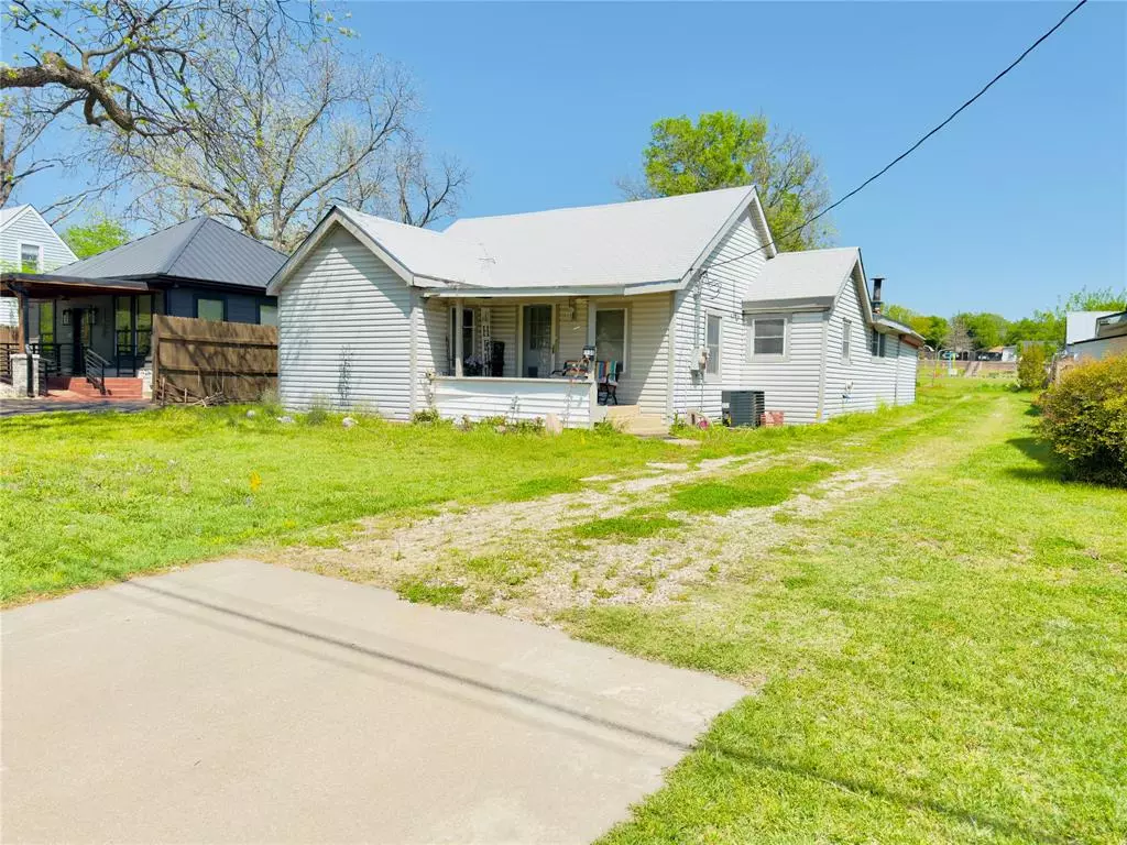 Weatherford, TX 76086,1406 N Main Street