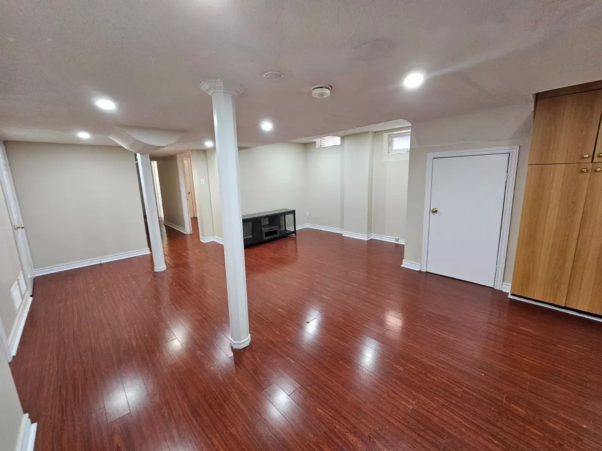 Brampton, ON L6P 1J5,38 Zia Dodda CRES #BASEMENT