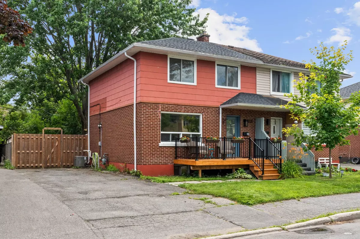 Overbrook - Castleheights And Area, ON K1K 1W9,334 Queen Mary ST