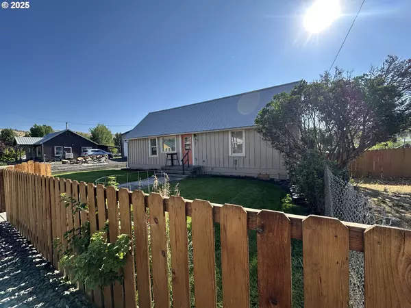 307 N CANYON BLVD, John Day, OR 97845