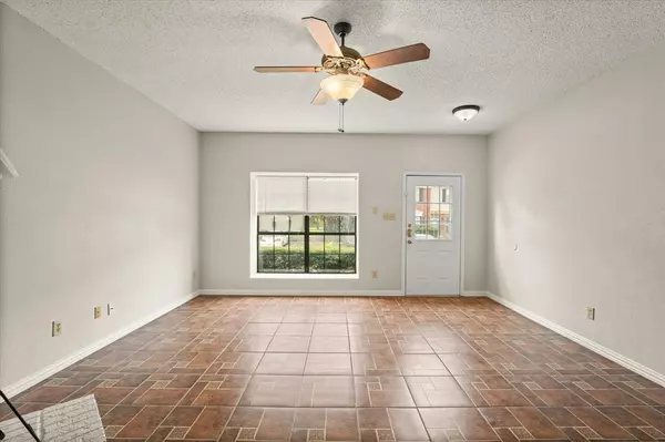 Coppell, TX 75019,206 Samuel Boulevard #5M