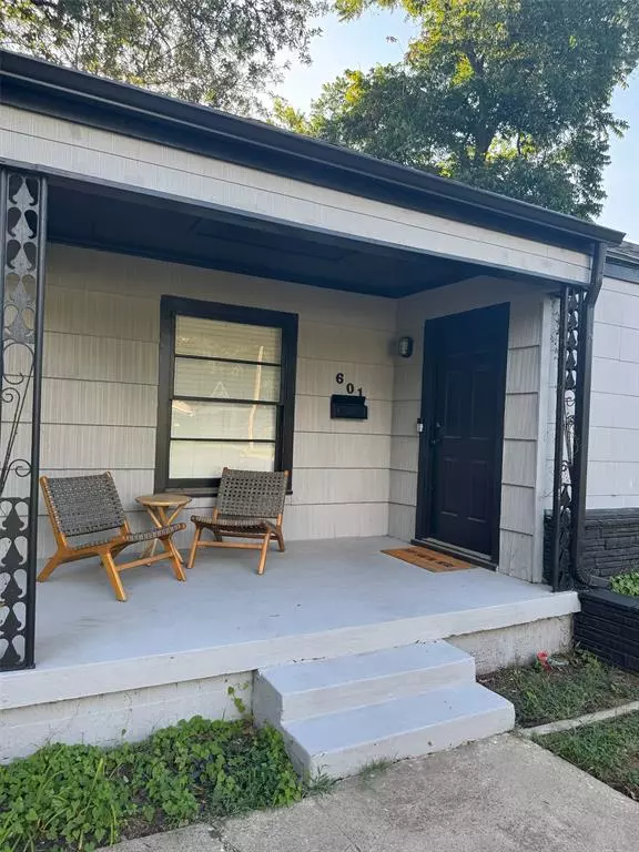 601 Harrisdale Avenue, River Oaks, TX 76114