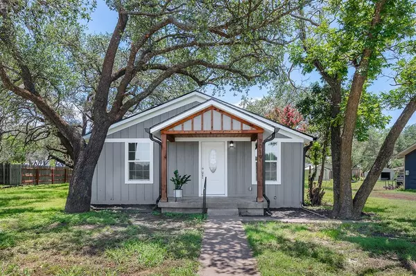 1019 W 11 Street, Brady, TX 76825