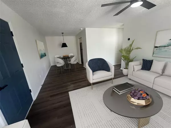 Benbrook, TX 76116,4639 Williams Road #215