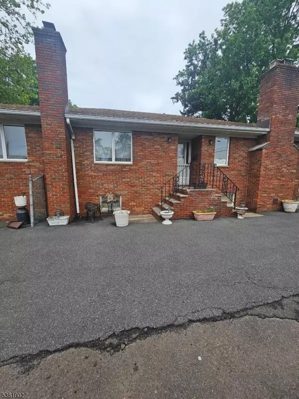 Union Twp., NJ 07088,2 Crestview Ave #1