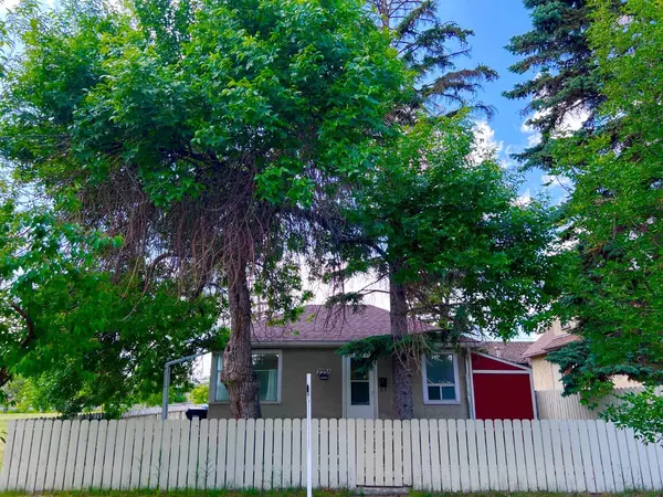 2235 15A ST SE, Calgary, AB T2G 3N2