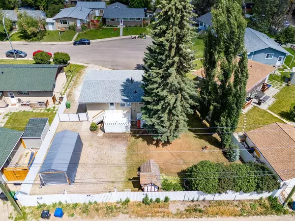 Calgary, AB T2V 2Z9,18 Harmon PL Southwest