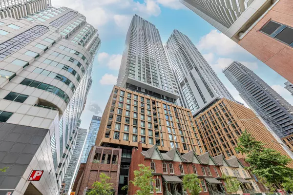 8 Widmer ST #2115, Toronto C01, ON M5V 0W6