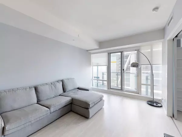 Toronto C08, ON M4W 0A8,1 Bloor ST E #5808