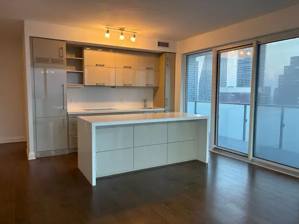 Toronto C01, ON M5S 0A6,65 St Mary ST #3304