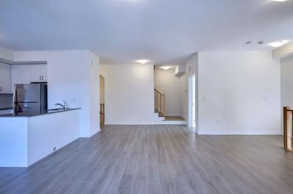 Pickering, ON L1X 0S9,1695 Dersan ST #1012