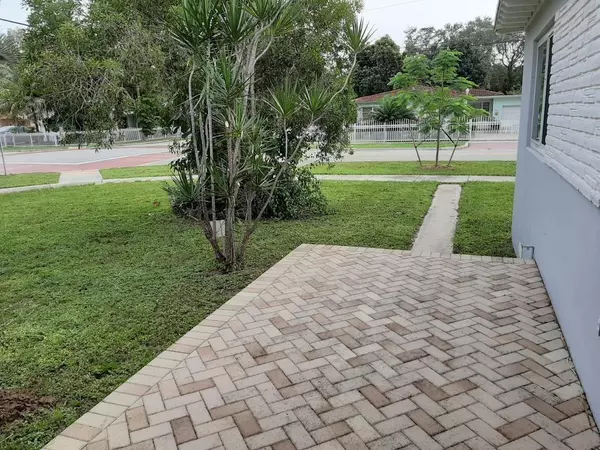 North Miami, FL 33161,13300 NE 10th ave