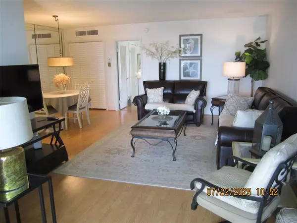 Pompano Beach, FL 33062,743 N Riverside Dr #4B