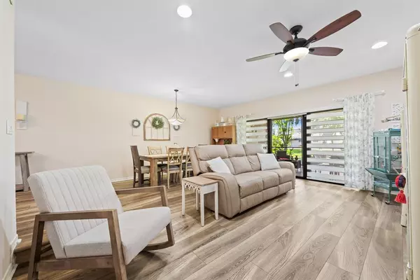 Plantation, FL 33317,470 NW 70th Ave #406