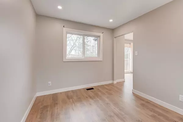 Innisfil, ON L9S 2C5,2252 Richard ST