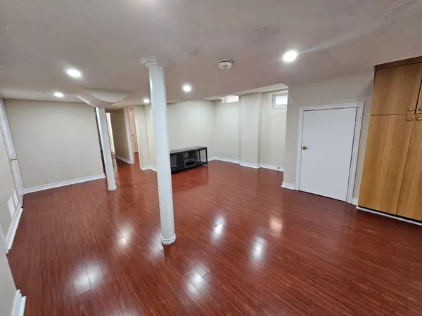 38 Zia Dodda CRES #BASEMENT, Brampton, ON L6P 1J5