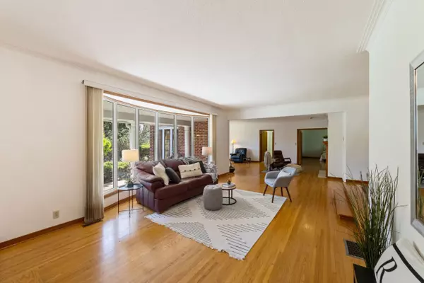 Burlington, ON L7P 4V8,1411 Beaufort DR