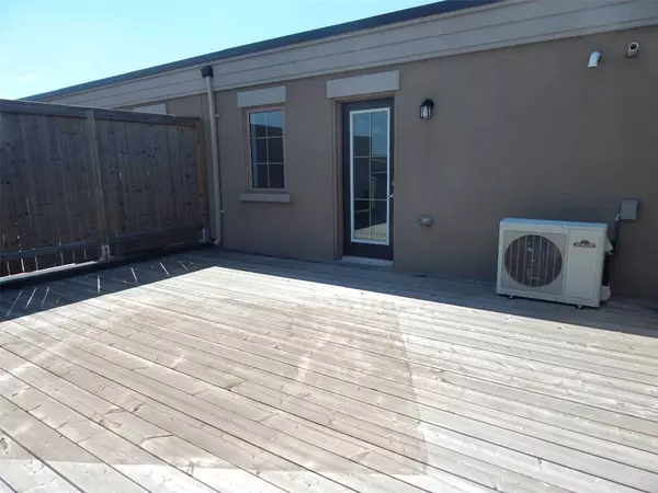 Oakville, ON L6M 0S2,2441 Greenwich DR #80