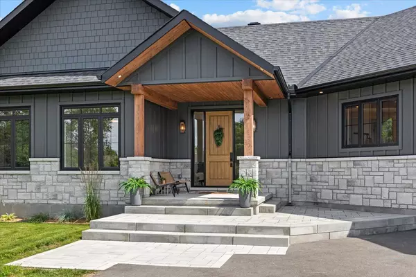 Kanata, ON K2W 1G7,131 Beach HTS