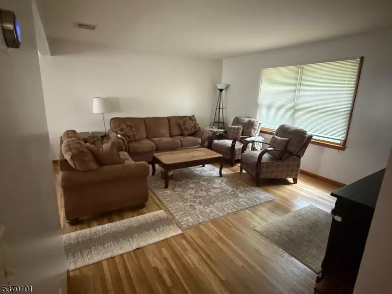 60 Garden Ave, Woodland Park, NJ 07424