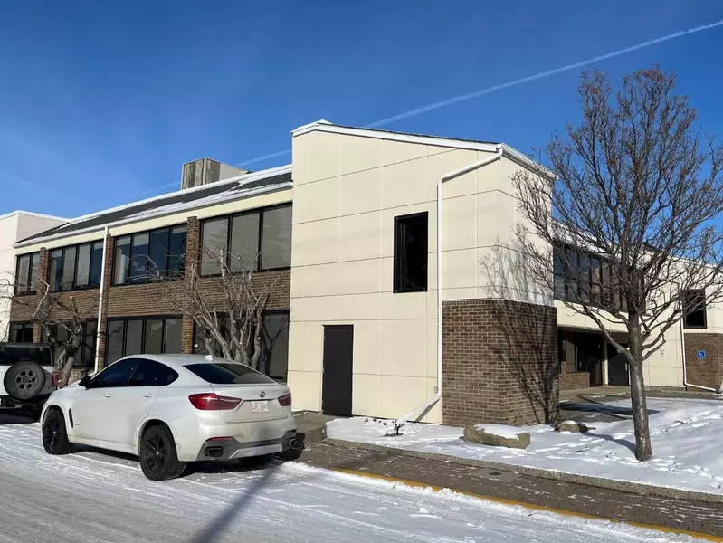 617 1 ST Southwest, High River, AB T1V 1A2