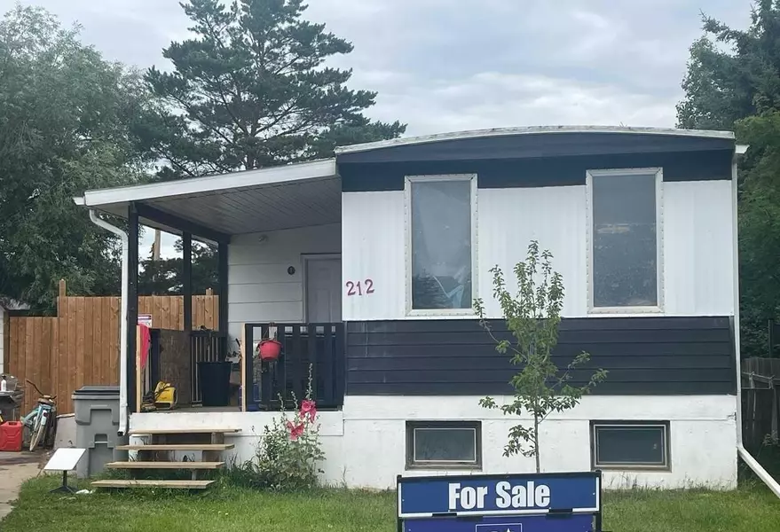 212 4 Street Crescent, Wainwright, AB T9W 1A3