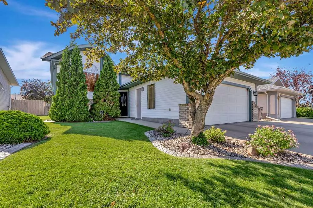 Lloydminster, AB T9V 2T8,3504 61 AVE