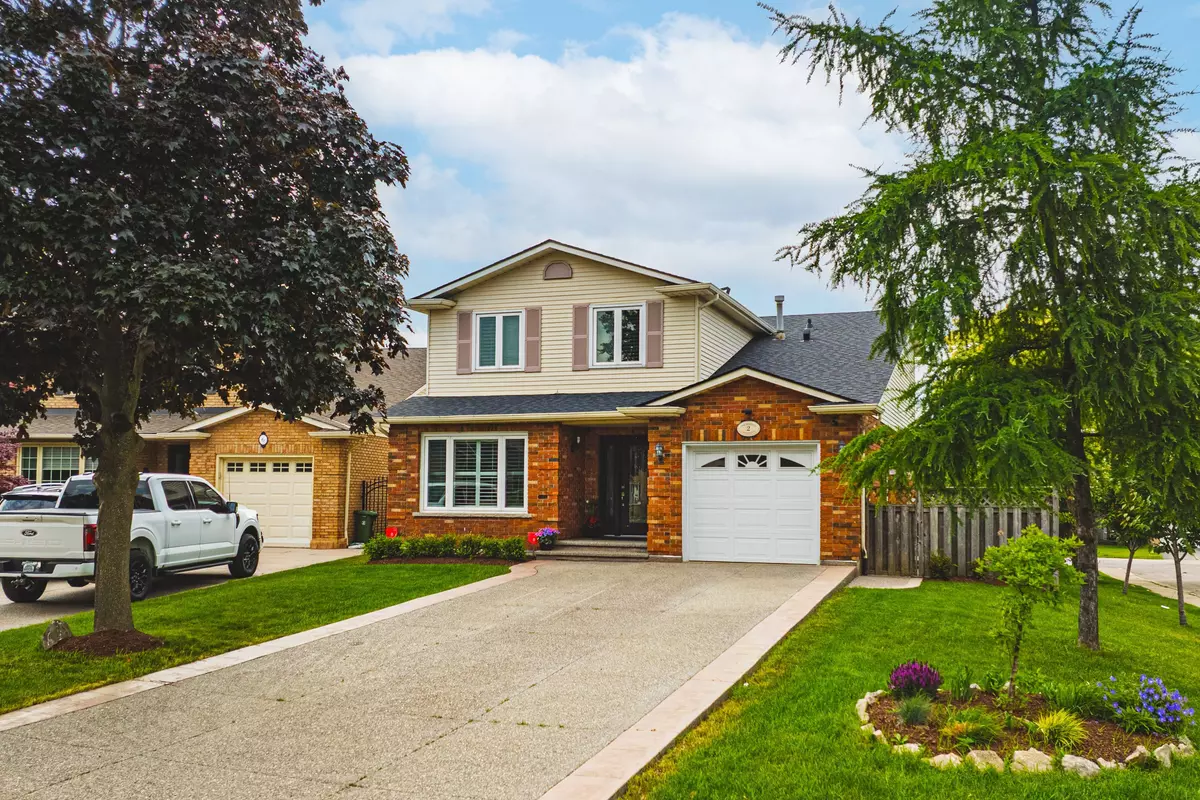 Hamilton, ON L9B 2E7,2 Antoinette CT