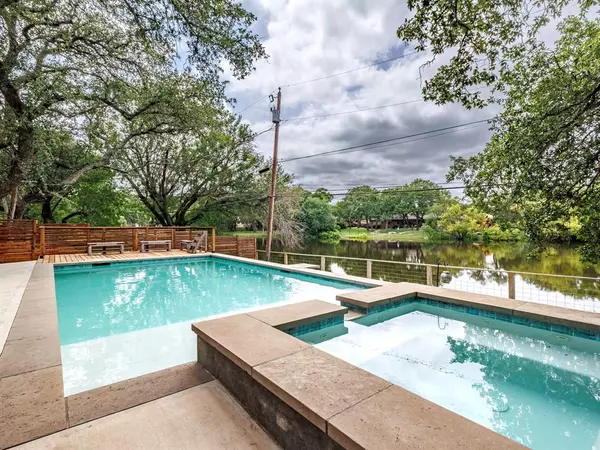 Brownwood, TX 76801,105 Lakeview Court
