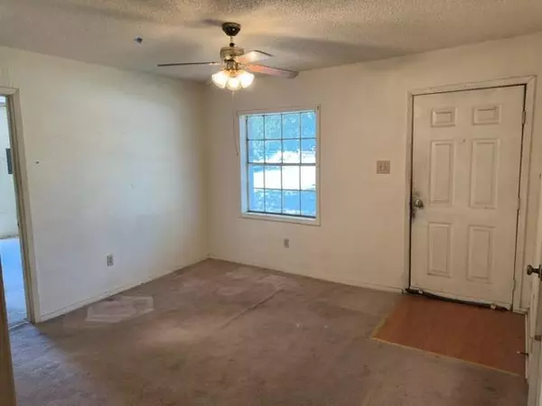 Denton, TX 76205,611 S Ruddell Street