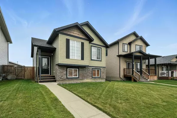 92 Oswald Close, Red Deer, AB T4P 0C2
