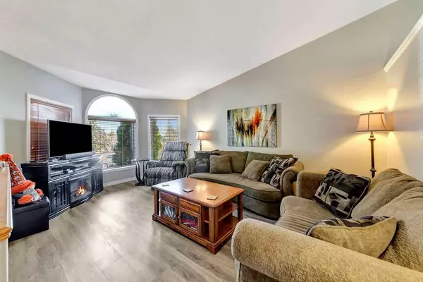 Lloydminster, AB T9V 2T8,3504 61 AVE