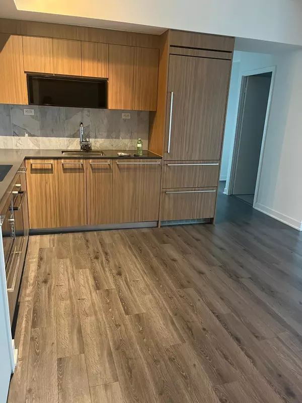 Toronto C01, ON M5V 0J2,70 Queens Wharf RD #2212