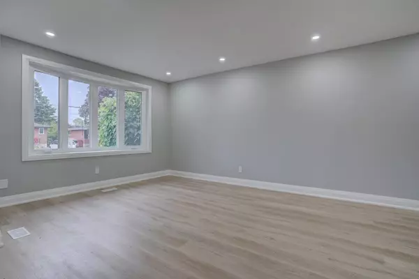 Oshawa, ON L1J 5T7,82 Waverly ST S #Main