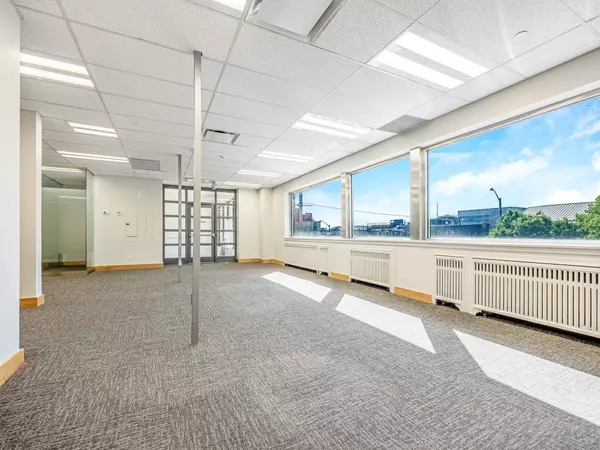 Guelph, ON N1H 2Z3,8 MacDonell ST #200A
