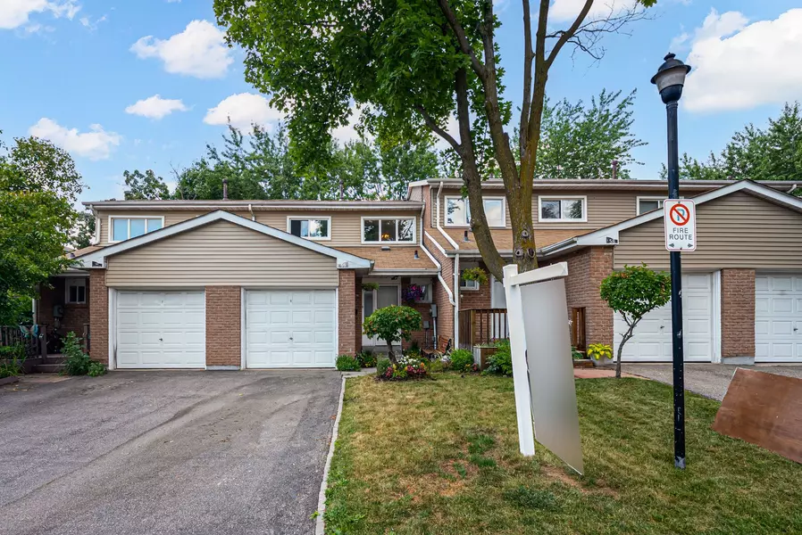 59 Enmount DR, Brampton, ON L6T 4C9