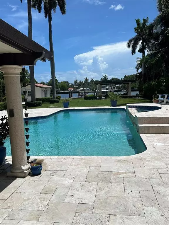 Hollywood, FL 33019,1100 N Northlake Dr