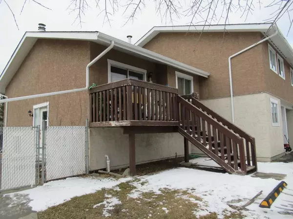 420 Center Street North #18, Sundre, AB T0M 1X0
