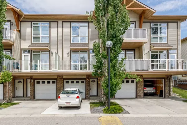156 Rockyledge VW NW #7, Calgary, AB T3G 6B2