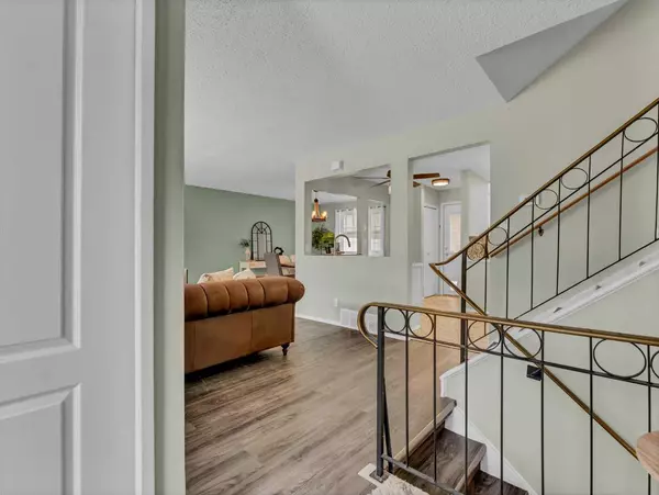 Medicine Hat, AB T1A4A4,16 Red Deer DR SW
