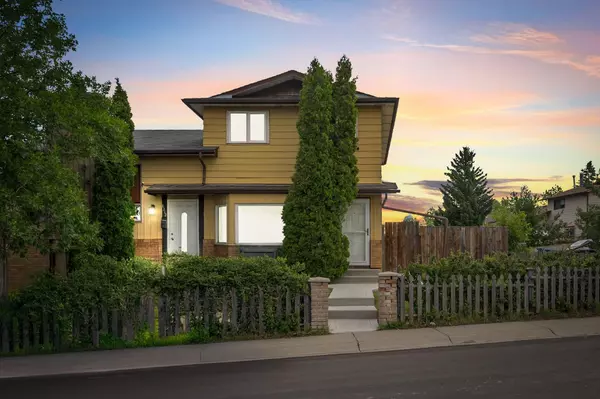 8310 berkley RD NW, Calgary, AB T3K1B4