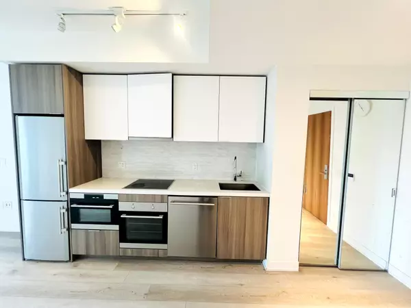 15 Queens Quay E #2308, Toronto C01, ON M5E 0C5