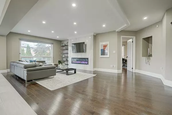 Markham, ON L3R 0R1,74 Webber CRES